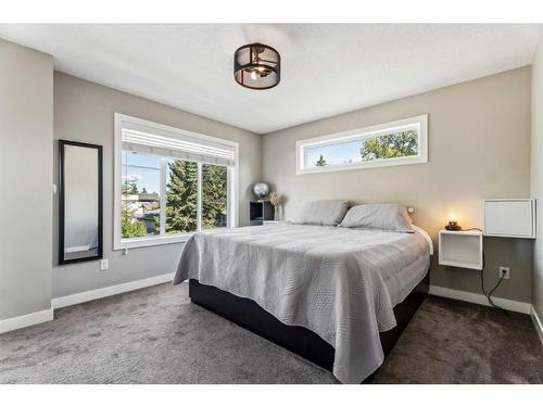 1923 19 Avenue Nw, Calgary, AB - Indoor Photo Showing Bedroom