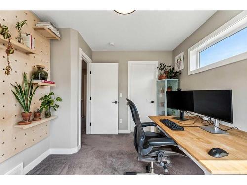 1923 19 Avenue Nw, Calgary, AB - Indoor Photo Showing Office