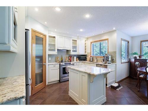 10 Tuscany Hills Terrace Nw, Calgary, AB - Indoor Photo Showing Kitchen With Upgraded Kitchen