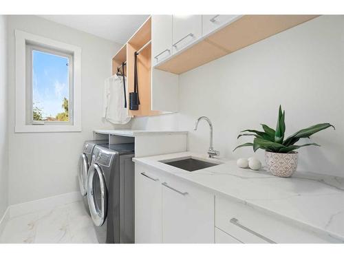 515 30 Avenue Nw, Calgary, AB - Indoor Photo Showing Laundry Room