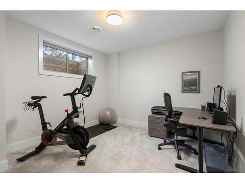 515 30 Avenue Nw, Calgary, AB - Indoor Photo Showing Gym Room