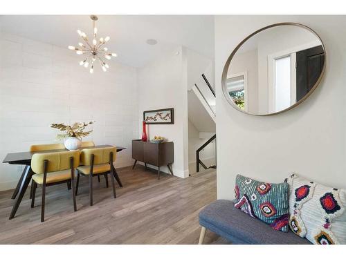 515 30 Avenue Nw, Calgary, AB - Indoor Photo Showing Dining Room