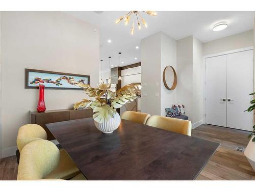 515 30 Avenue Nw, Calgary, AB - Indoor Photo Showing Dining Room