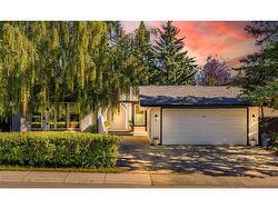 531 Cedarille Crescent SW Calgary, AB T2W 2H6