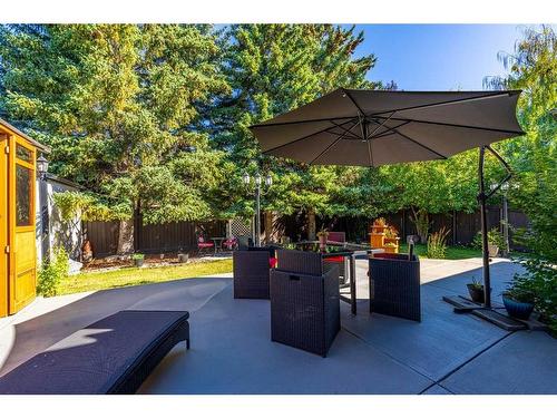 531 Cedarille Crescent Sw, Calgary, AB - Outdoor With Deck Patio Veranda With Backyard