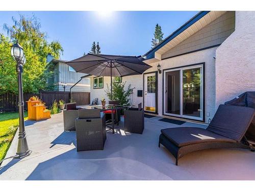 531 Cedarille Crescent Sw, Calgary, AB - Outdoor With Deck Patio Veranda With Exterior