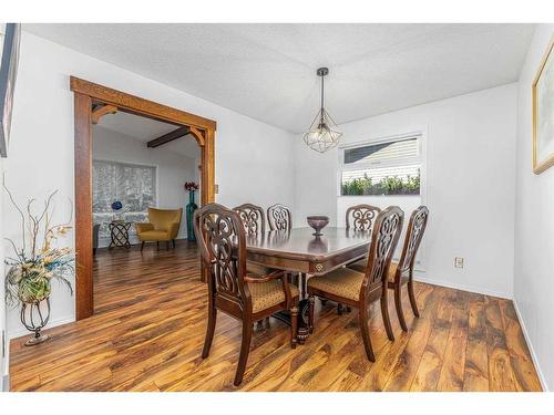 531 Cedarille Crescent Sw, Calgary, AB - Indoor Photo Showing Dining Room