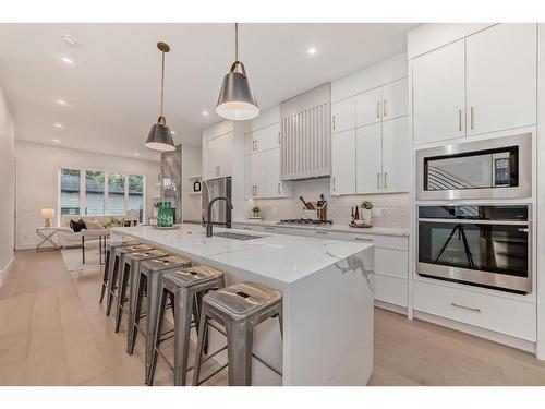 3717 2 Avenue Sw, Calgary, AB - Indoor Photo Showing Kitchen With Upgraded Kitchen