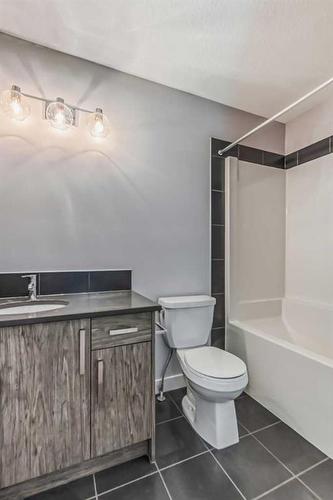 336 Waterford Boulevard, Chestermere, AB - Indoor Photo Showing Bathroom