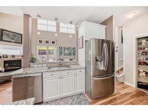 107-6650 Old Banff Coach Road Sw, Calgary, AB - Indoor Photo Showing Kitchen With Upgraded Kitchen