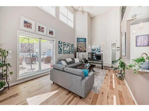 107-6650 Old Banff Coach Road Sw, Calgary, AB - Indoor Photo Showing Living Room