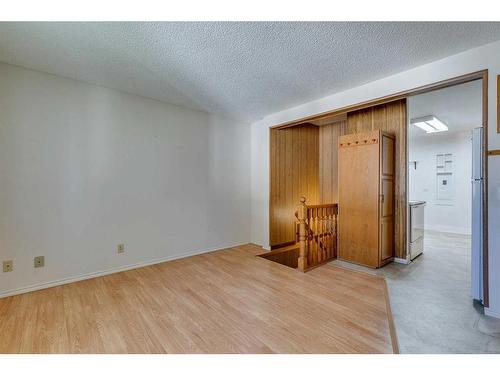 814 22 Avenue Nw, Calgary, AB - Indoor Photo Showing Other Room