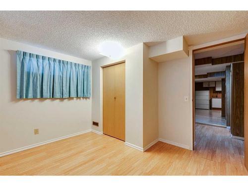 814 22 Avenue Nw, Calgary, AB - Indoor Photo Showing Other Room