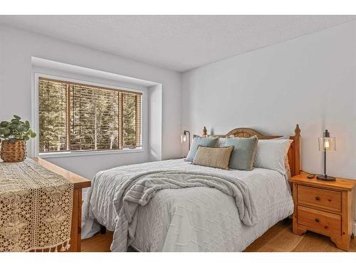 17 Ridge Road, Canmore, AB - Indoor Photo Showing Bedroom