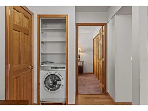 17 Ridge Road, Canmore, AB - Indoor Photo Showing Laundry Room