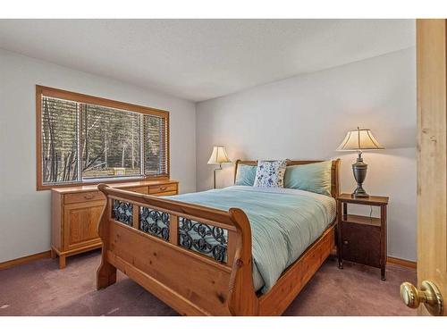 17 Ridge Road, Canmore, AB - Indoor Photo Showing Bedroom