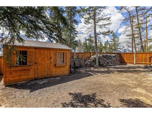 17 Ridge Road, Canmore, AB - Outdoor