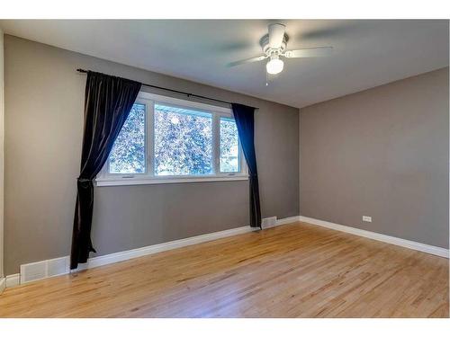 2518 20 Street Sw, Calgary, AB - Indoor Photo Showing Other Room