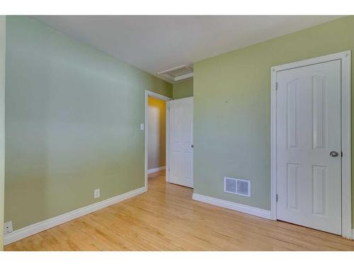 2518 20 Street Sw, Calgary, AB - Indoor Photo Showing Other Room