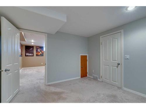 2518 20 Street Sw, Calgary, AB - Indoor Photo Showing Other Room