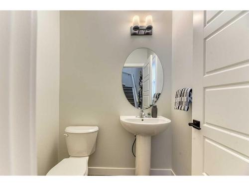 89 Verity Manor Sw, Calgary, AB - Indoor Photo Showing Bathroom