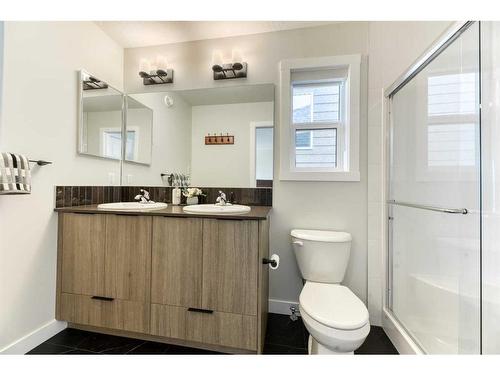 89 Verity Manor Sw, Calgary, AB - Indoor Photo Showing Bathroom