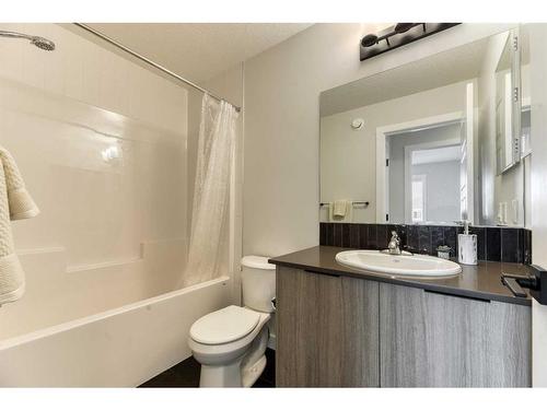 89 Verity Manor Sw, Calgary, AB - Indoor Photo Showing Bathroom