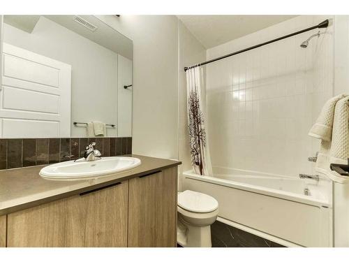 89 Verity Manor Sw, Calgary, AB - Indoor Photo Showing Bathroom