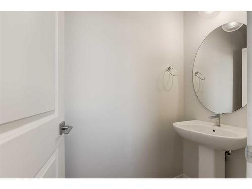 236 Dawson Drive, Chestermere, AB - Indoor Photo Showing Bathroom