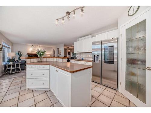 184 Chaparral Common Se, Calgary, AB - Indoor Photo Showing Kitchen