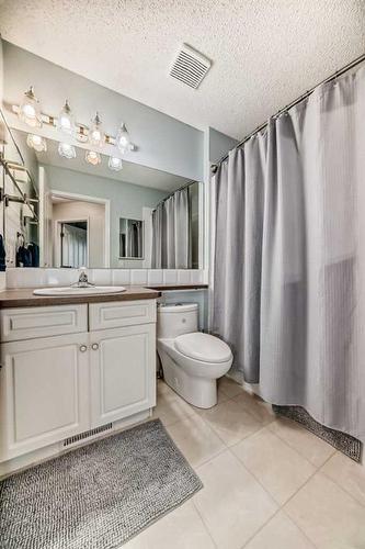 184 Chaparral Common Se, Calgary, AB - Indoor Photo Showing Bathroom