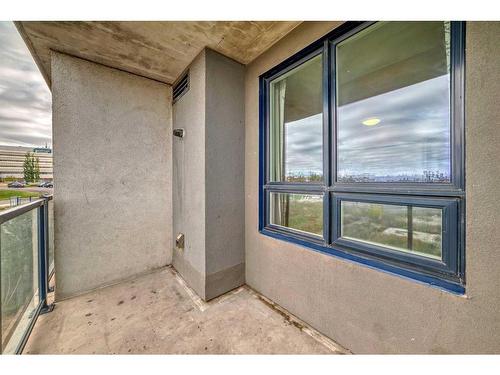 503-8710 Horton Road Sw, Calgary, AB - Indoor Photo Showing Laundry Room