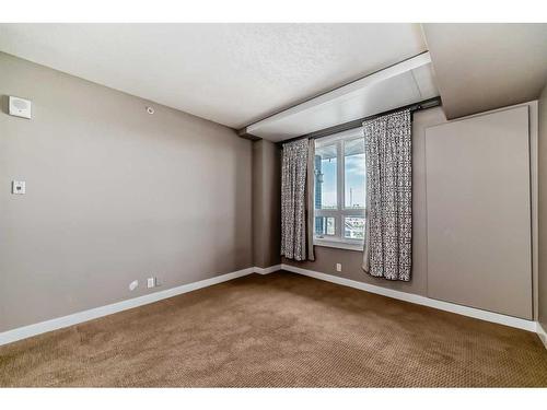 503-8710 Horton Road Sw, Calgary, AB - Indoor Photo Showing Other Room