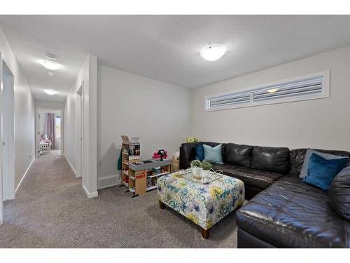 81 Legacy Reach Crescent Se, Calgary, AB - Indoor Photo Showing Living Room