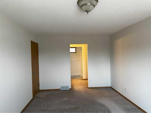 36 Harvest Glen Mews Ne, Calgary, AB - Indoor Photo Showing Other Room