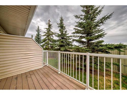 5-567 Edmonton Trail Ne, Airdrie, AB - Outdoor With Exterior