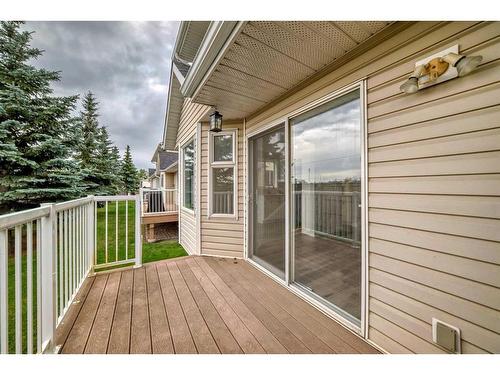 5-567 Edmonton Trail Ne, Airdrie, AB - Outdoor With Deck Patio Veranda With Exterior