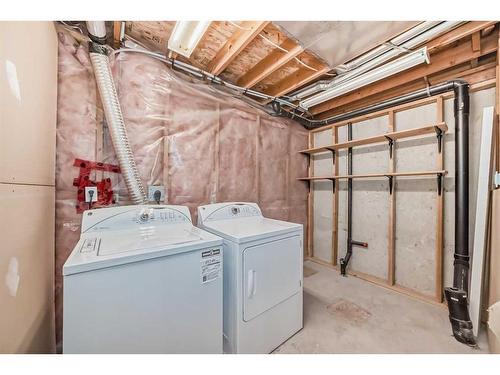 5-567 Edmonton Trail Ne, Airdrie, AB - Indoor Photo Showing Laundry Room