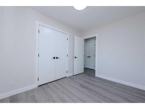 95 Holmwood Avenue Nw, Calgary, AB - Indoor Photo Showing Other Room