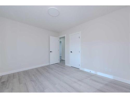 95 Holmwood Avenue Nw, Calgary, AB - Indoor Photo Showing Other Room