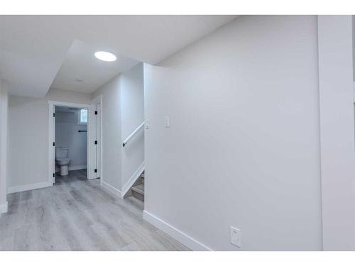 95 Holmwood Avenue Nw, Calgary, AB - Indoor Photo Showing Other Room