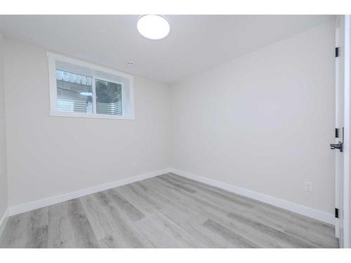 95 Holmwood Avenue Nw, Calgary, AB - Indoor Photo Showing Other Room