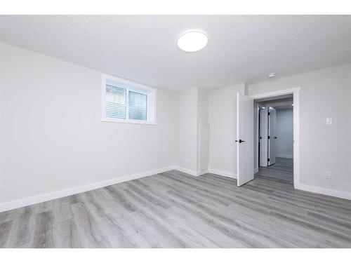 95 Holmwood Avenue Nw, Calgary, AB - Indoor Photo Showing Other Room