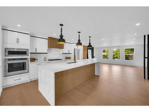 9828 19 Street Sw, Calgary, AB - Indoor Photo Showing Kitchen