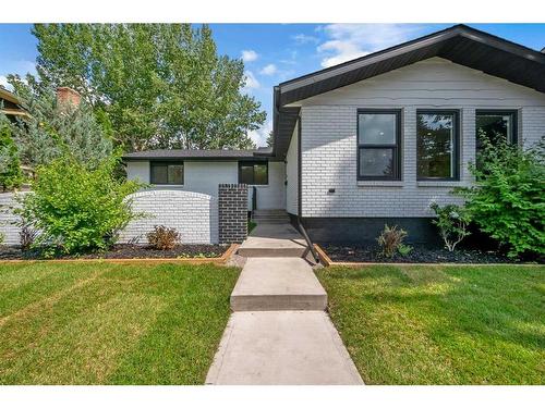 9828 19 Street Sw, Calgary, AB - Outdoor