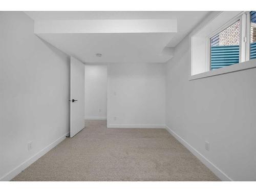 9828 19 Street Sw, Calgary, AB - Indoor Photo Showing Other Room