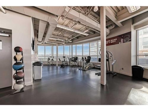 906-32 Varsity Estates Circle Nw, Calgary, AB - Indoor Photo Showing Gym Room