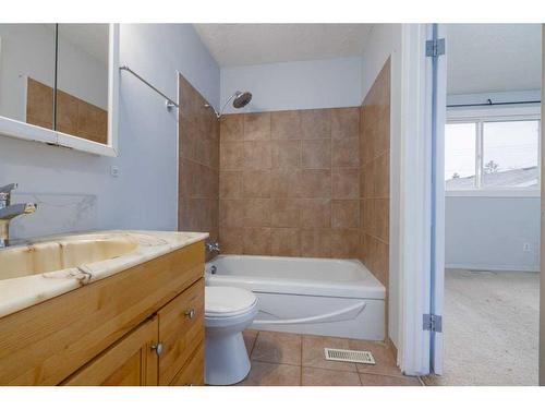 351 Penswood Way Se, Calgary, AB - Indoor Photo Showing Bathroom