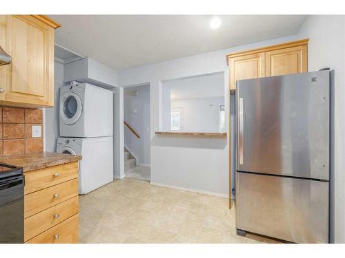 351 Penswood Way Se, Calgary, AB - Indoor Photo Showing Kitchen