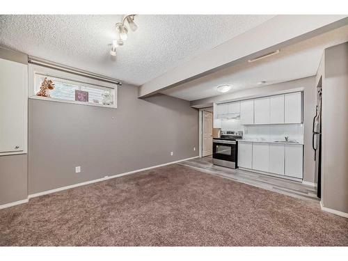 504 Saddlecrest Boulevard Ne, Calgary, AB - Indoor